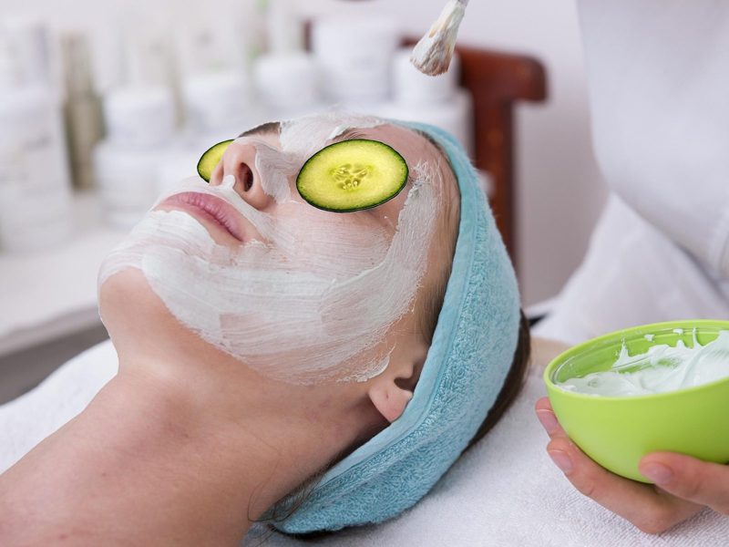 Tratamiento facial en clínica estética